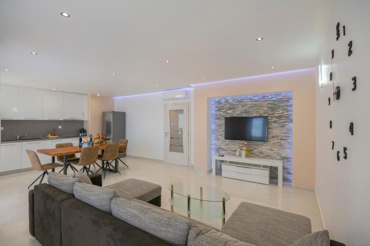 Apartments Radeljic Podstrana Exterior foto